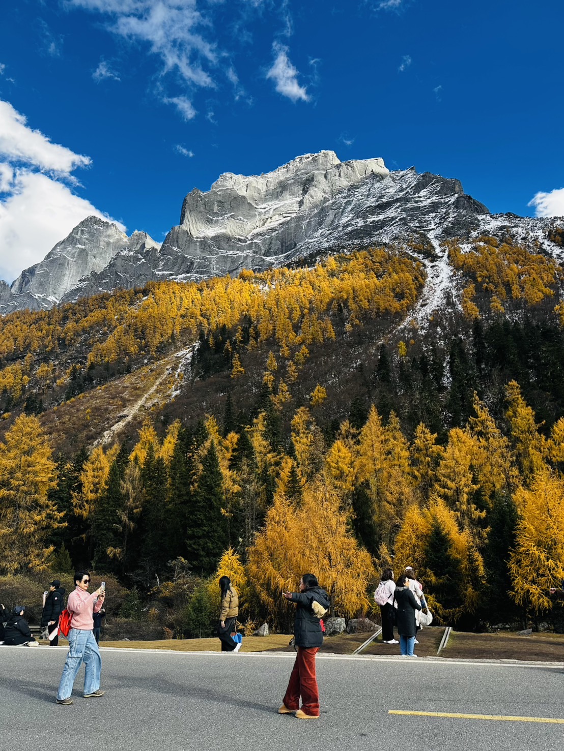 ภูเขาสี่ดรุณี ใบไม้เปลี่ยนสี